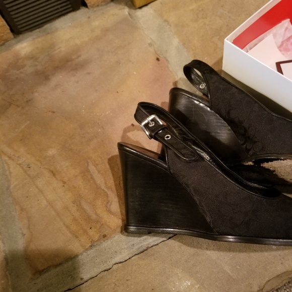 Shoes - Picture 2 of 4